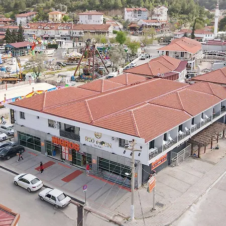 Red Moon شقة فندقية