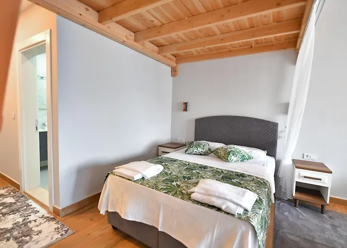 Red Moon 4* Φετιγιέ