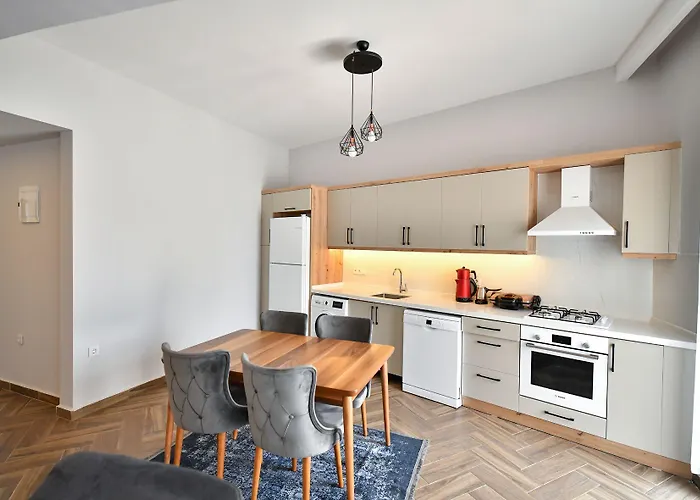 Red Moon 4* Φετιγιέ