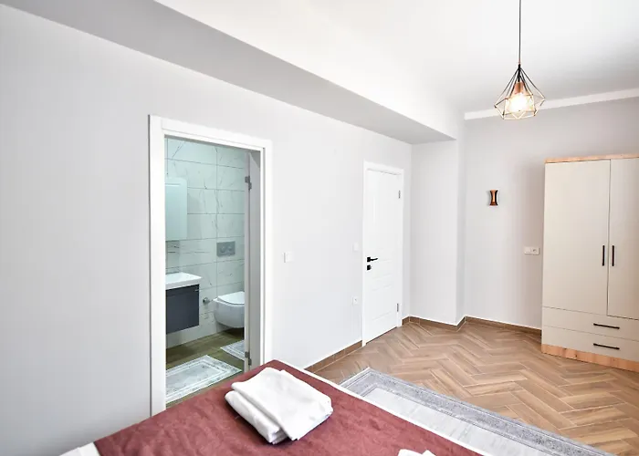 Red Moon 4* Φετιγιέ